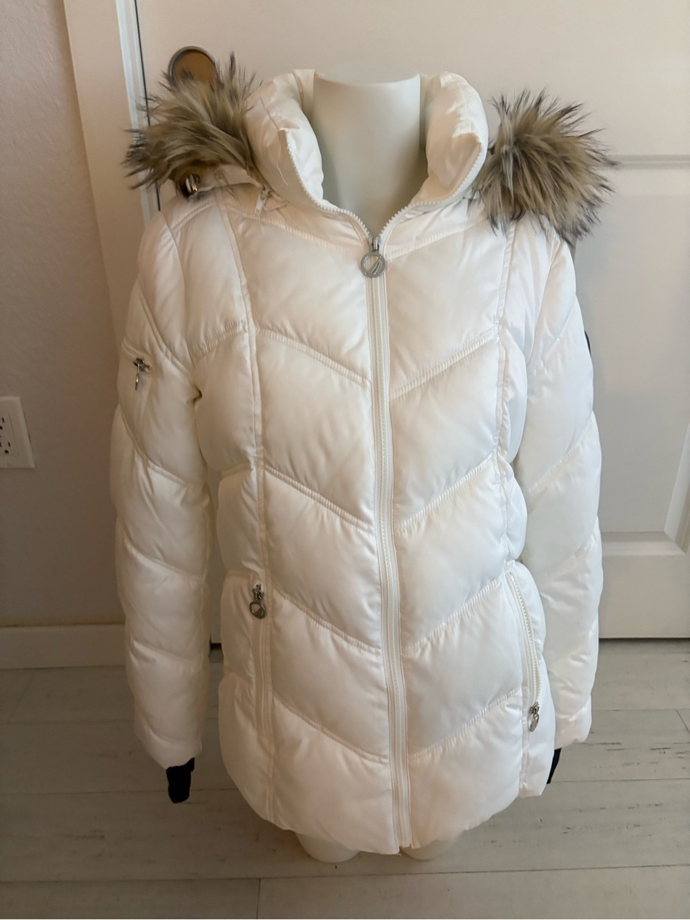 Nautica White Faux Fur Hooded Puffer Jacket Size Small